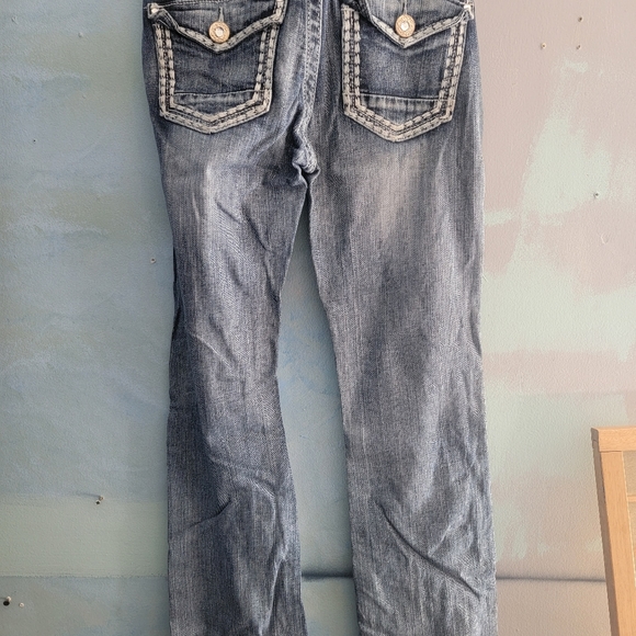Women's size 28 Day Trip Jeans. - Picture 2 of 5